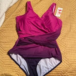 Land and 16 DDD shaping bathing suit